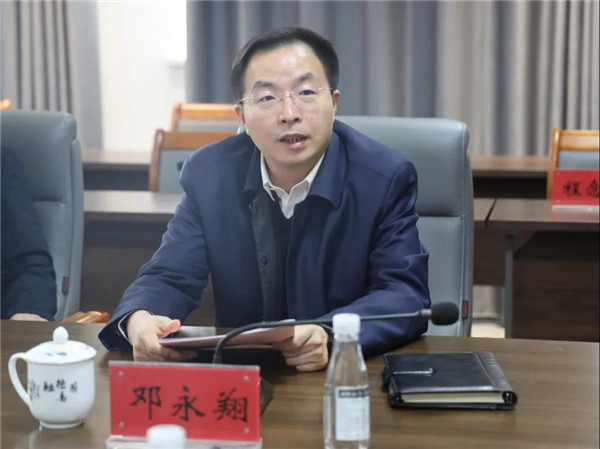 市委常委、常務副市長鄧永翔現(xiàn)場調研城投集團產(chǎn)業(yè)項目