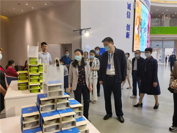 新理念、新時尚、新方式、新感受——德宇集團(tuán)舉行2022得雨活茶新品發(fā)布推廣會