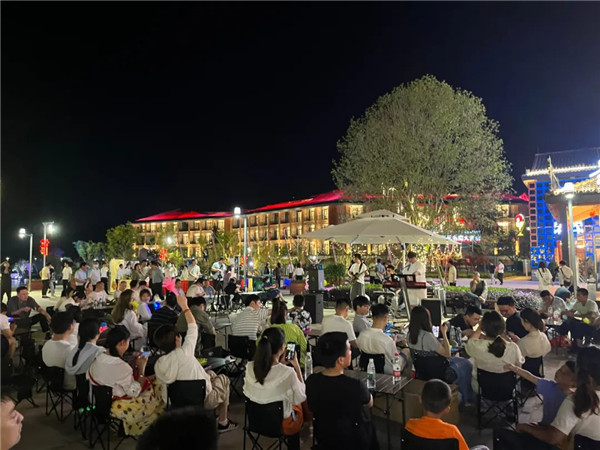 興商貿(mào) 促消費(fèi) 惠民生！景德鎮(zhèn)這里的夜市很火爆！