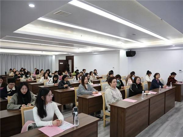 城投集團(tuán)開展關(guān)愛女性健康“兩癌”篩查專題知識(shí)講座