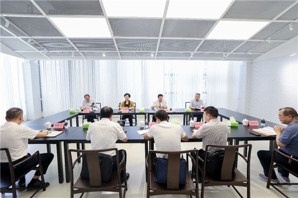 胡雪梅：珍惜寶貴資源資產(chǎn) 政企同心同向發(fā)力 共促全市經(jīng)濟高質(zhì)量發(fā)展