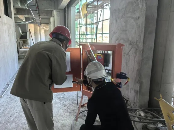 筑牢安全質(zhì)量防線(xiàn):城投集團(tuán)相關(guān)部門(mén)開(kāi)展在建項(xiàng)目巡查